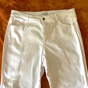 Adorable boho white denim Republic jeans